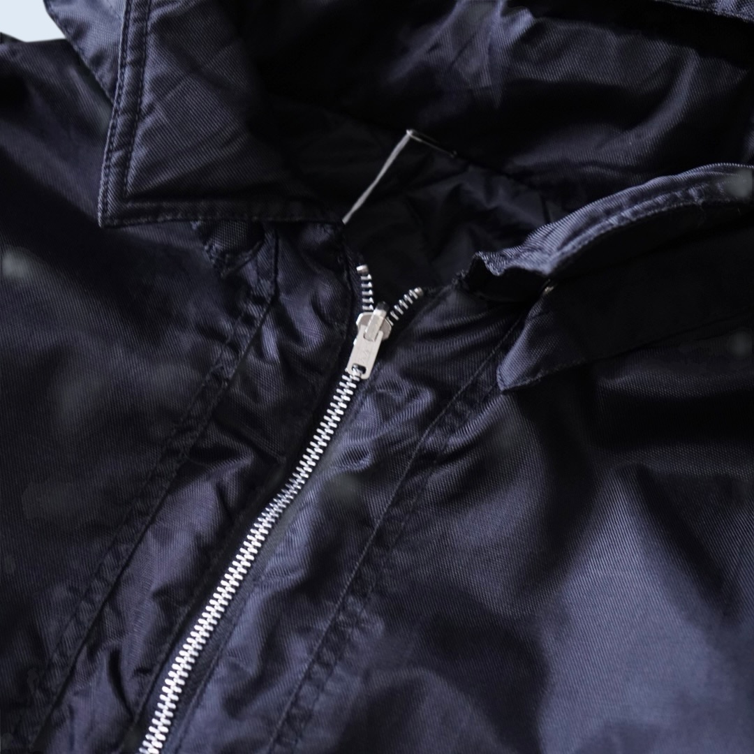 short length nylon gimmick reversible jacket