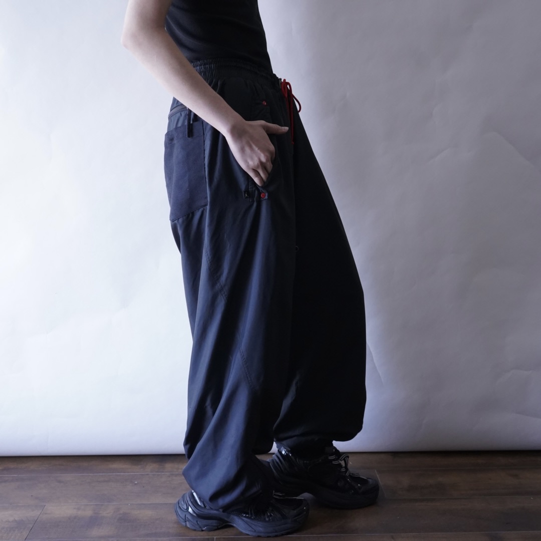 【NIKE JORDAN】oversized black × red gimmick poly wide pants