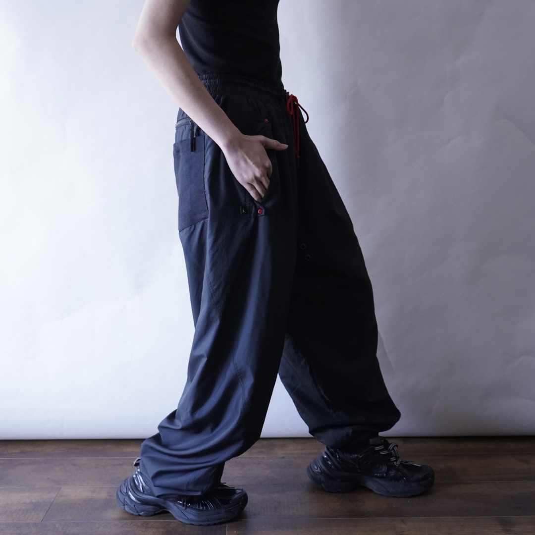 【NIKE JORDAN】oversized black × red gimmick poly wide pants