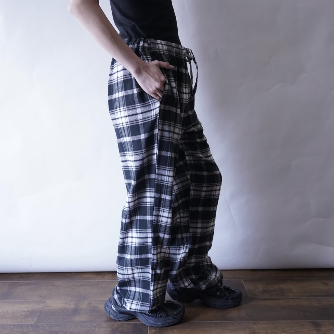 monotone check easy wide pants