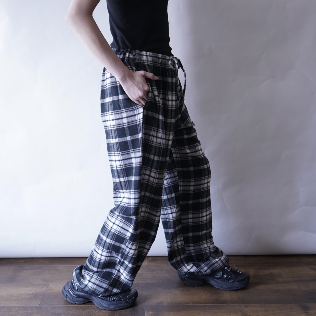 monotone check easy wide pants