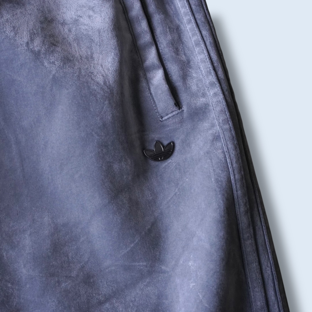 【adidas】fake suede baggy silhouette gray wide track pants