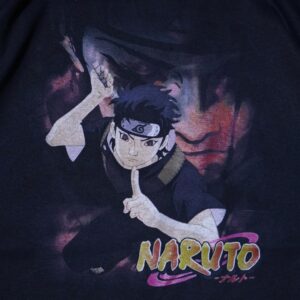 “珍品うちはシスイのピン / NARUTO” print tee