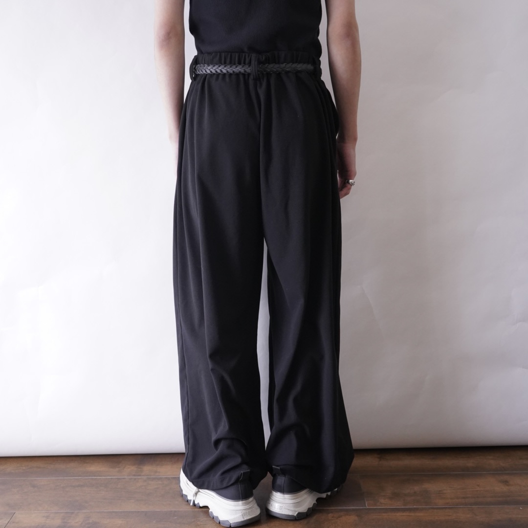 "とろみ" waffle fabric multi tuck wide slacks