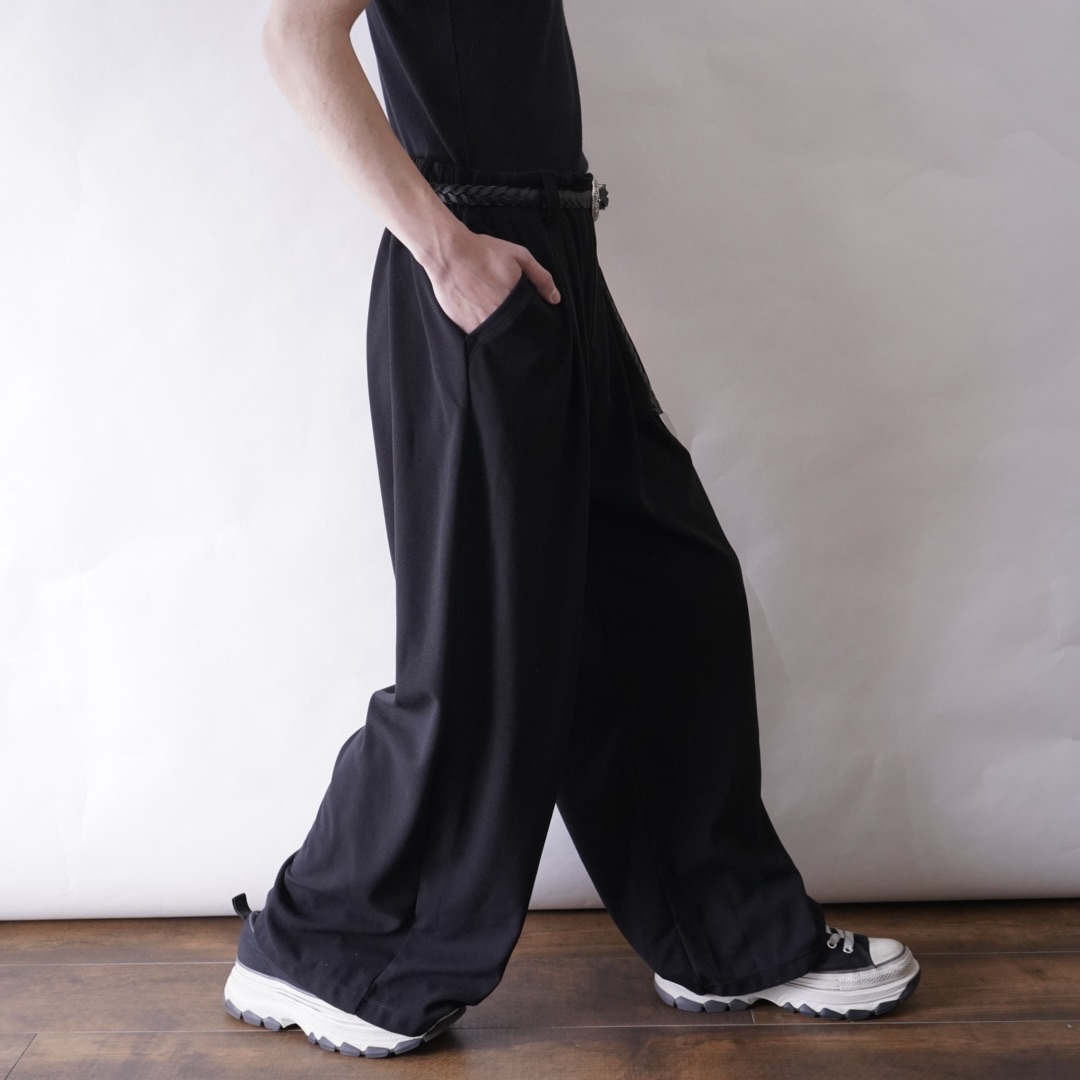 "とろみ" waffle fabric multi tuck wide slacks