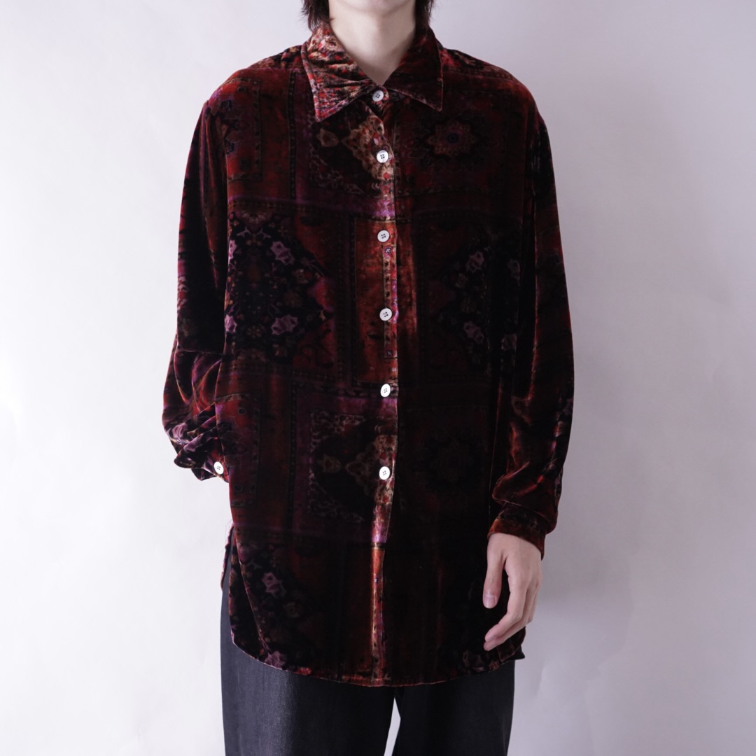 glossy red arabesque pattern velours shirt