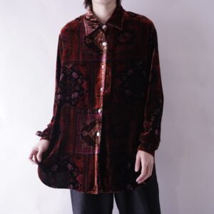 glossy red arabesque pattern velours shirt
