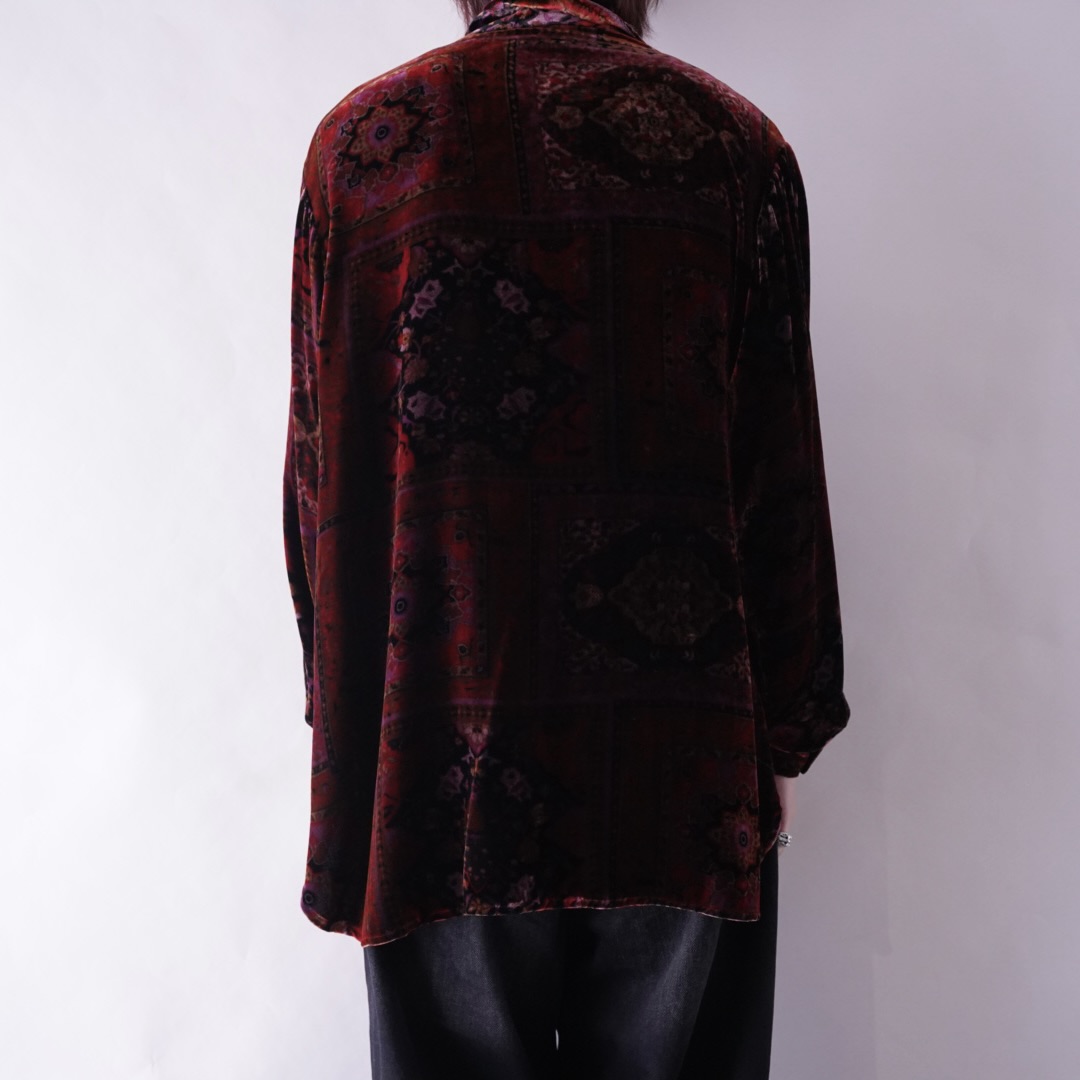 glossy red arabesque pattern velours shirt