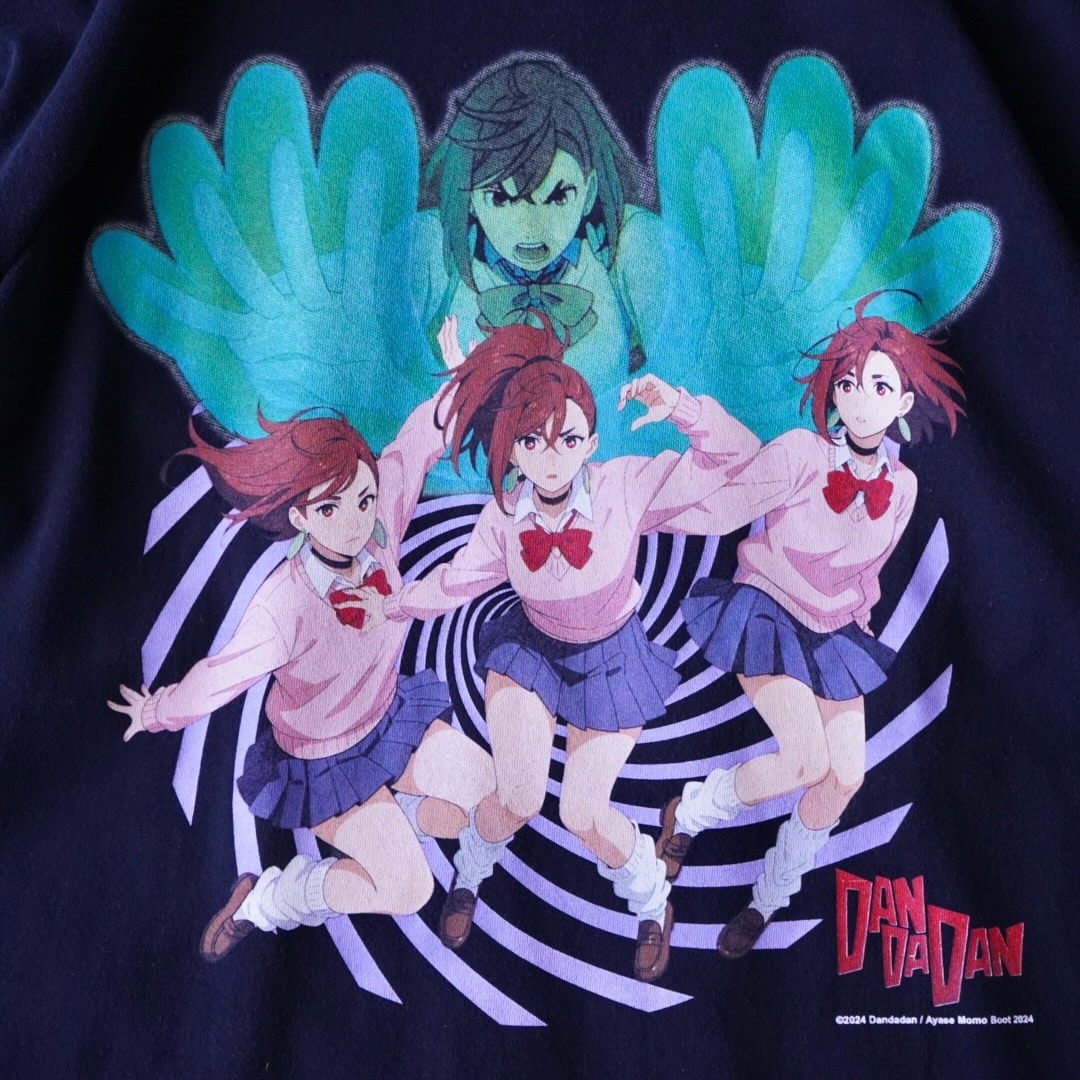 “桃のピン / ダンダダン” print tee