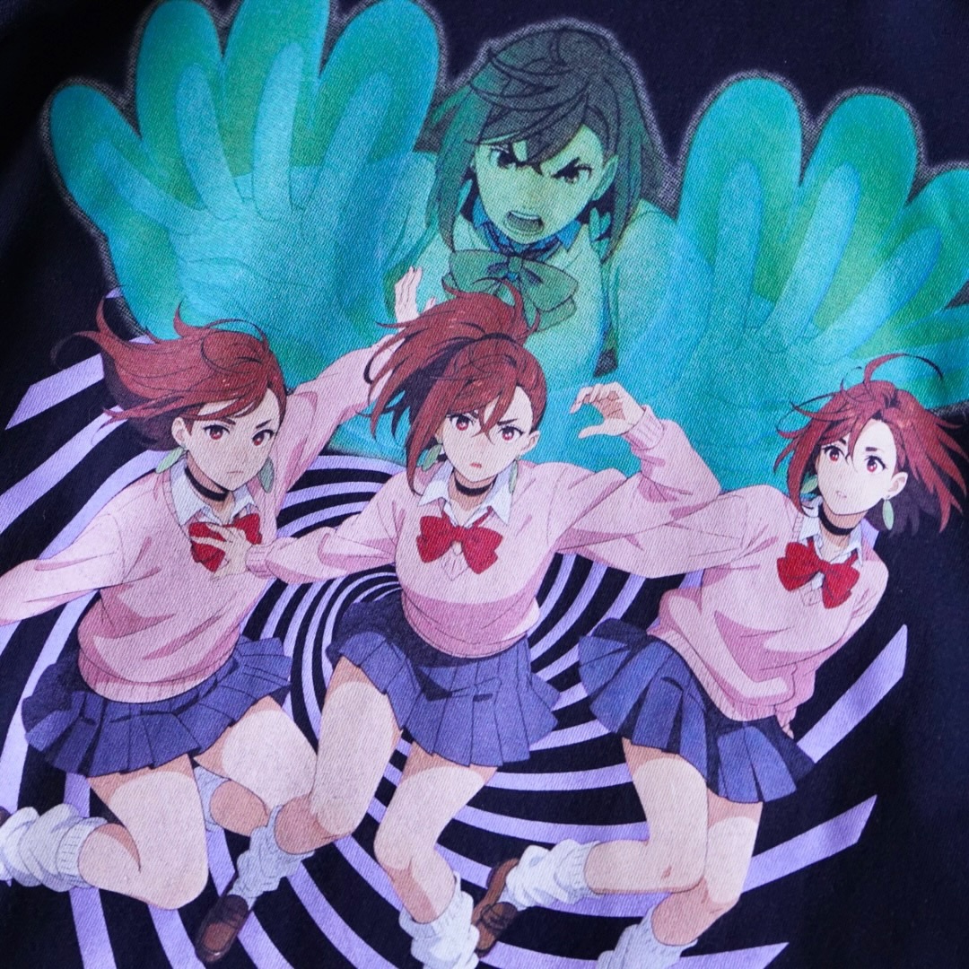 “桃のピン / ダンダダン” print tee