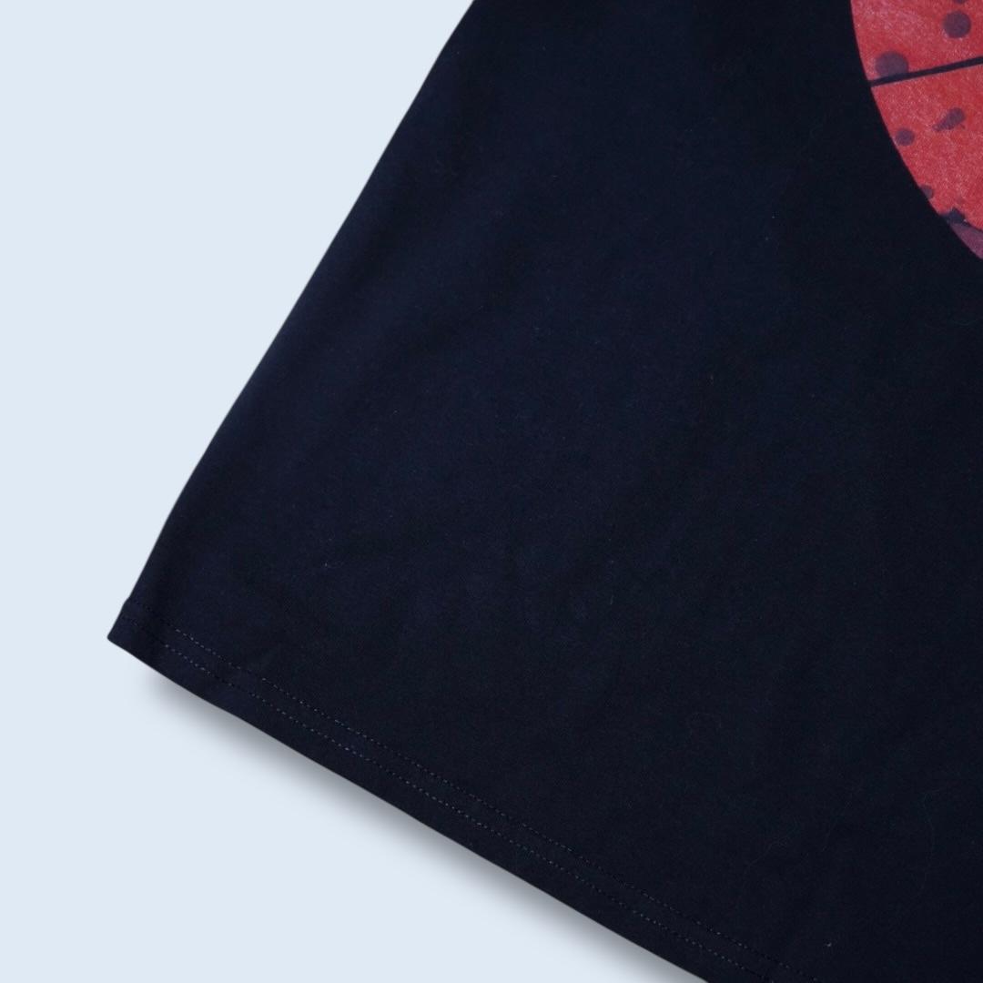 "サワのピンでこのグラ / KITE" print tee