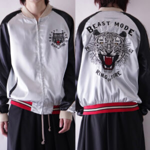 “BEAST MODE” embroidery glossy blouson
