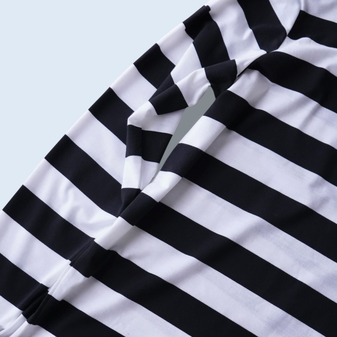 black × white border L/S tee