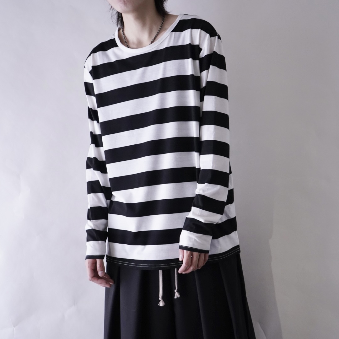 black × white border L/S tee