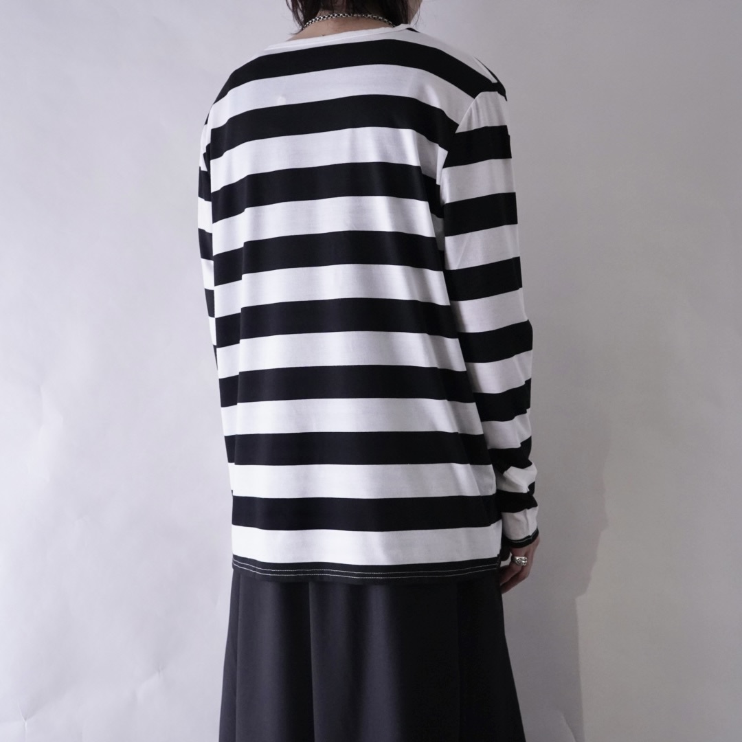 black × white border L/S tee