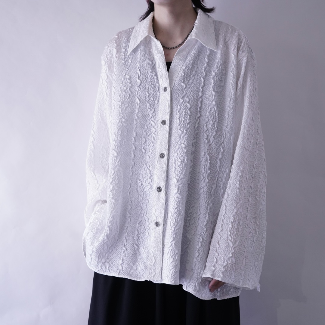 oversized pure white popcorn shirt