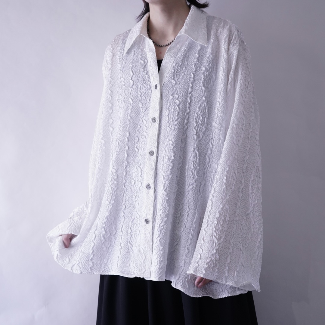 oversized pure white popcorn shirt