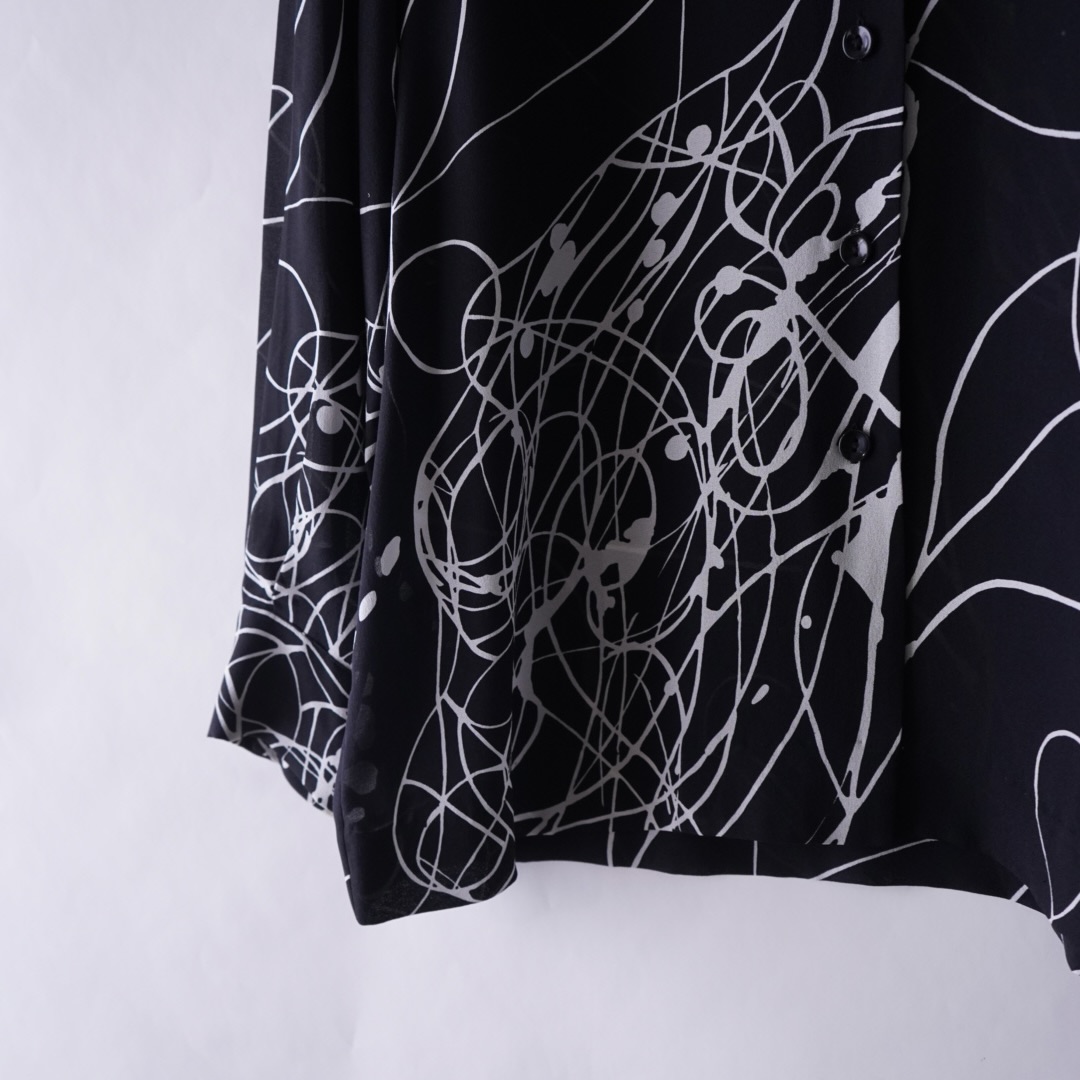 monotone geometric pattern see-through shirt
