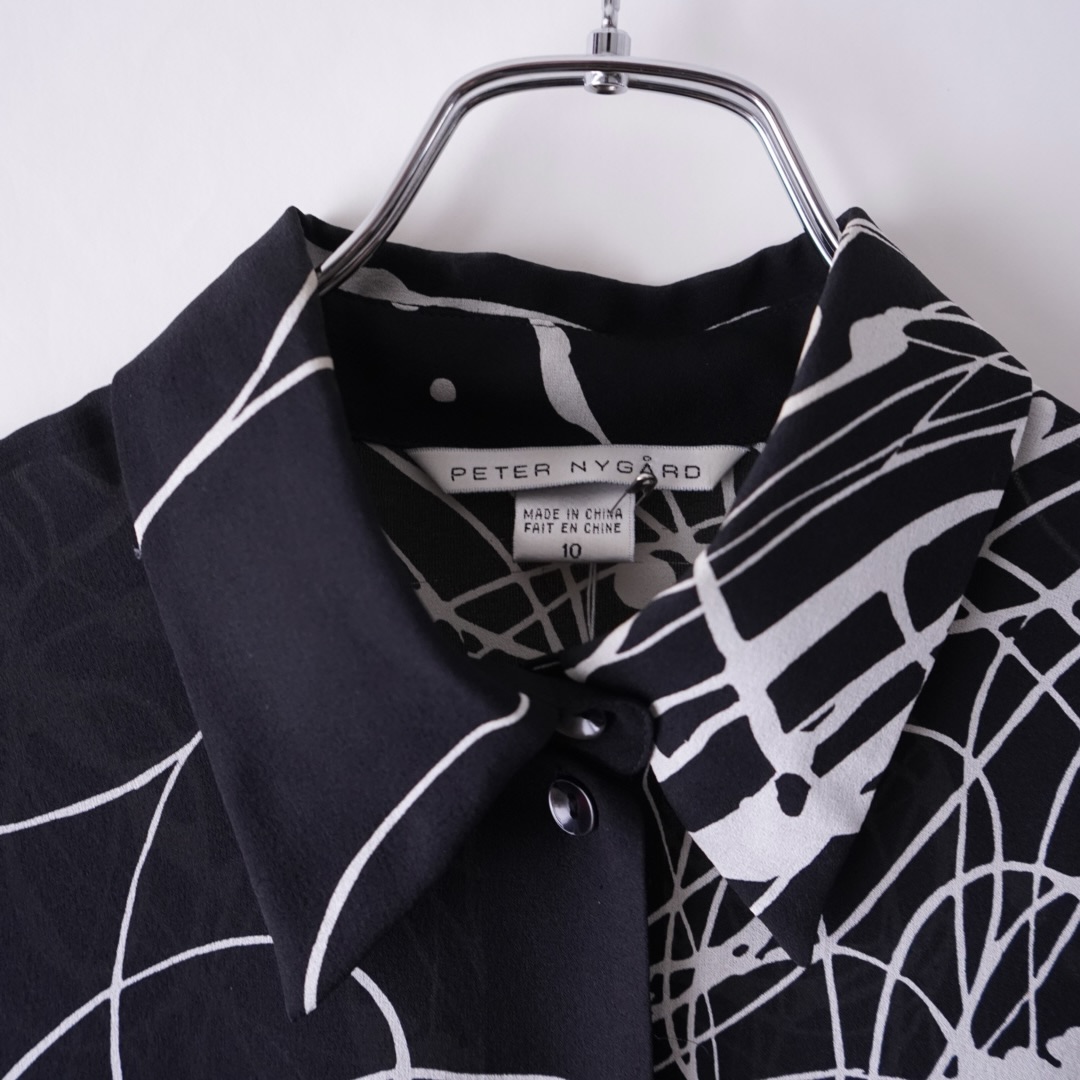 monotone geometric pattern see-through shirt