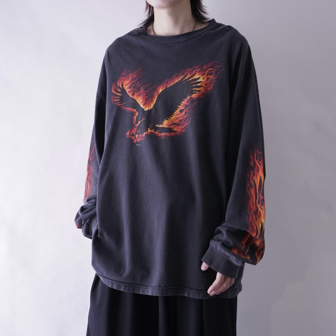 oversized eagle fire pattern fade black L/S tee