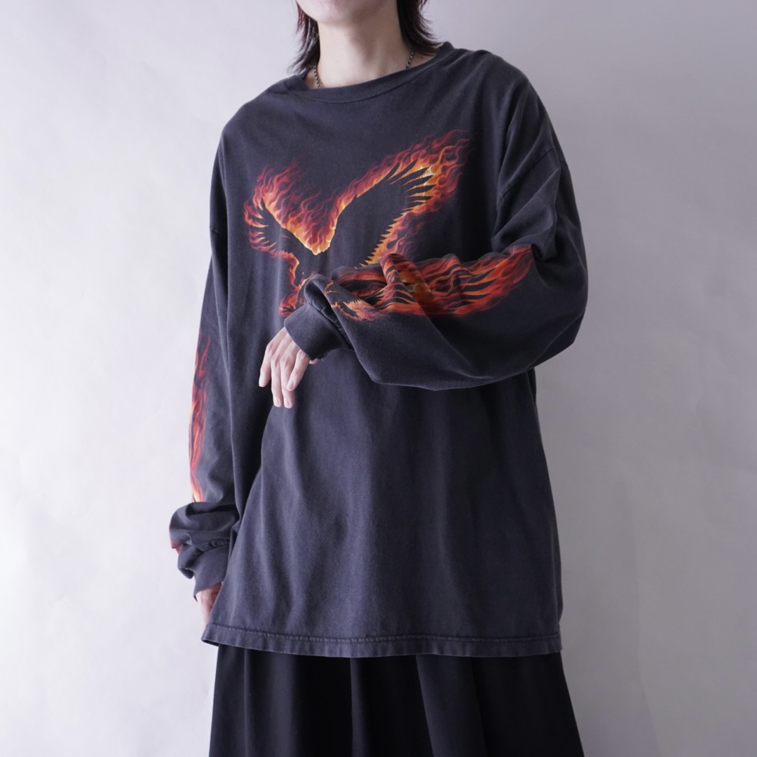 oversized eagle fire pattern fade black L/S tee