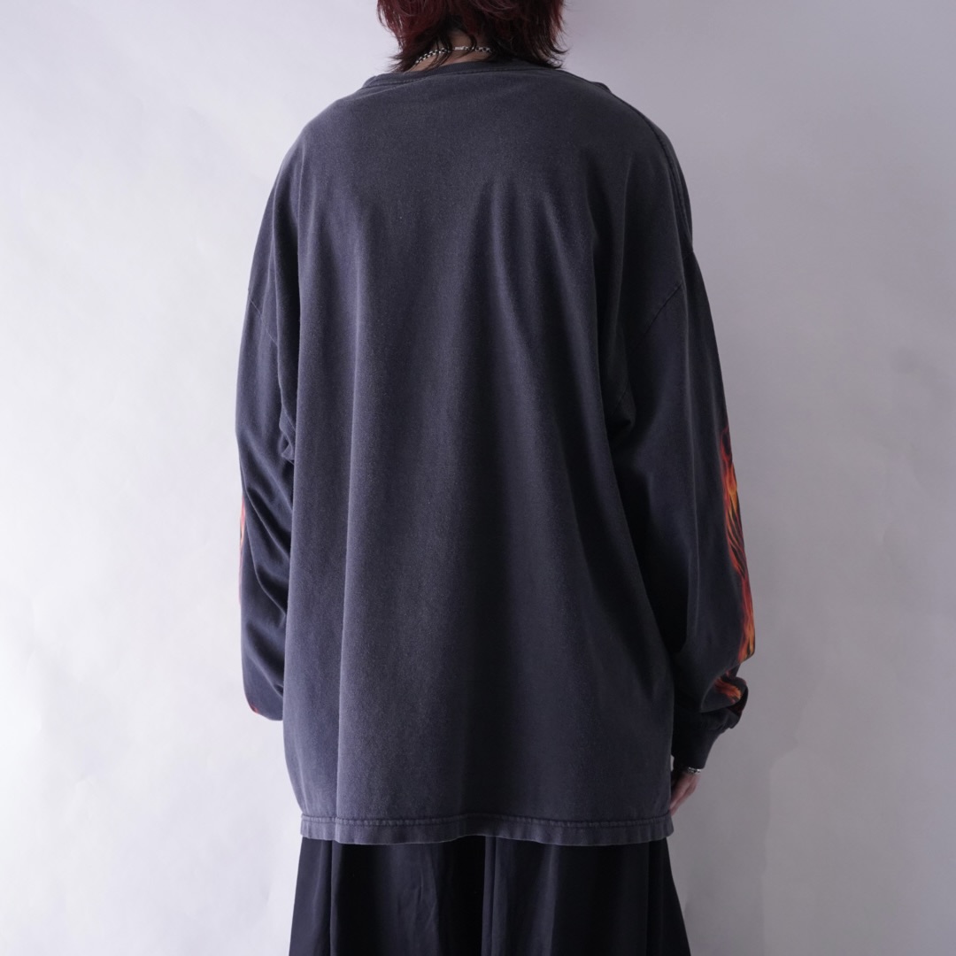 oversized eagle fire pattern fade black L/S tee