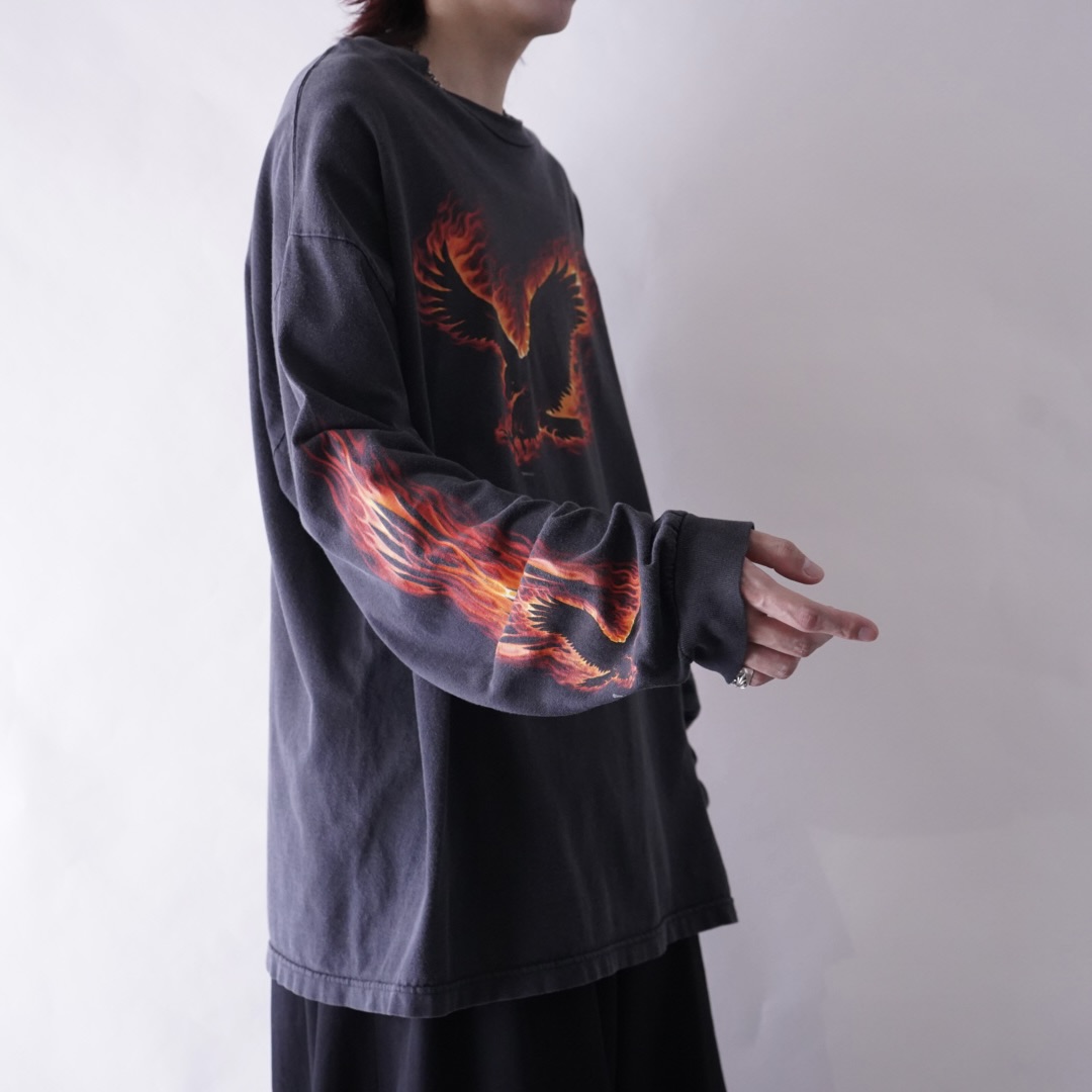 oversized eagle fire pattern fade black L/S tee