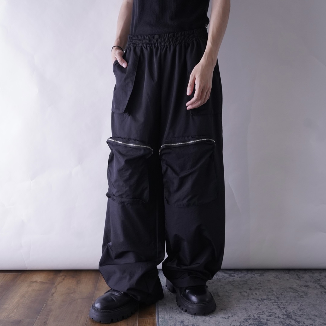 front big pocket black tech pants