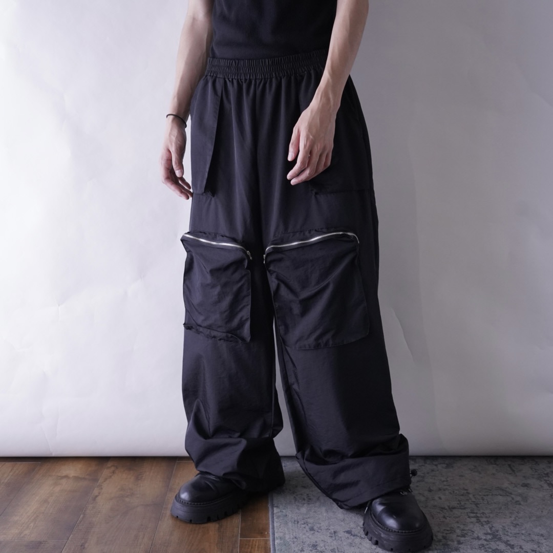 front big pocket black tech pants