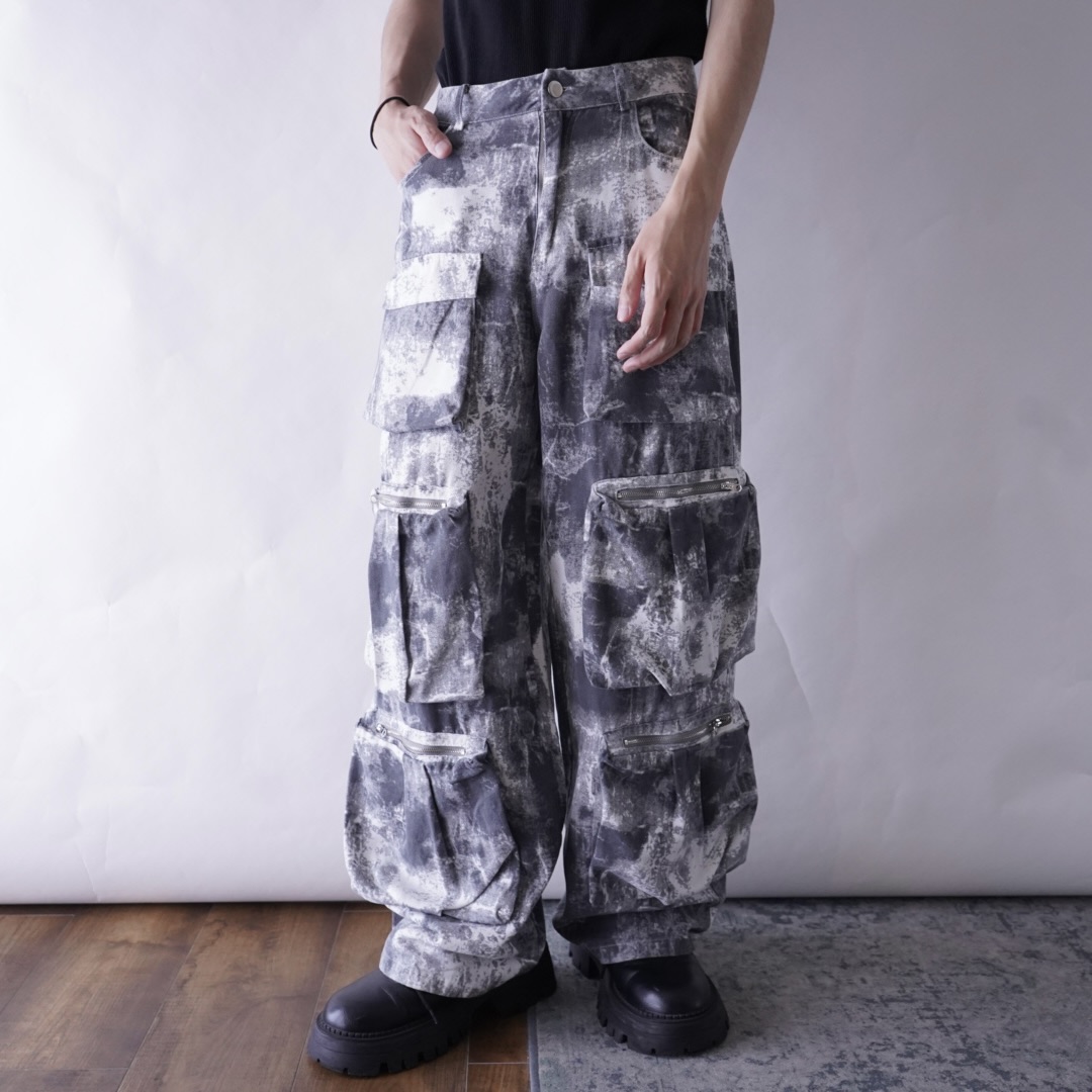 monotone full graphic multi gimmick wide pants