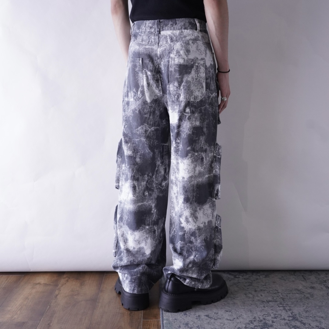 monotone full graphic multi gimmick wide pants