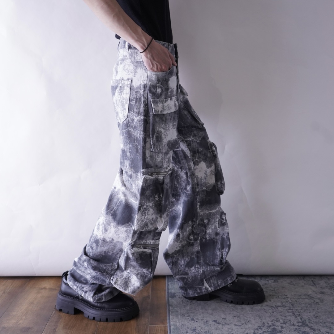 monotone full graphic multi gimmick wide pants