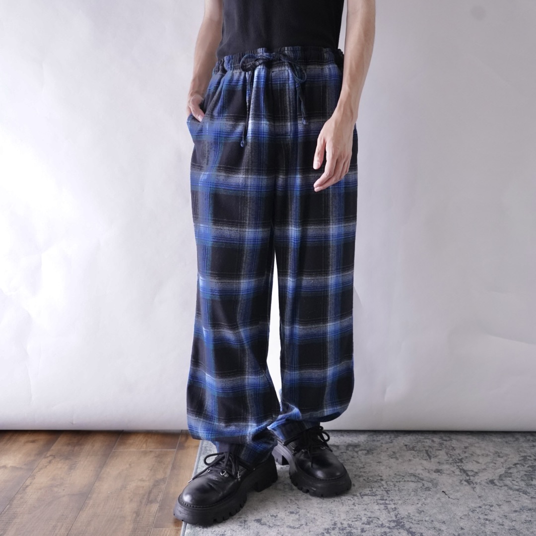 black × blue shadow check wide easy pants