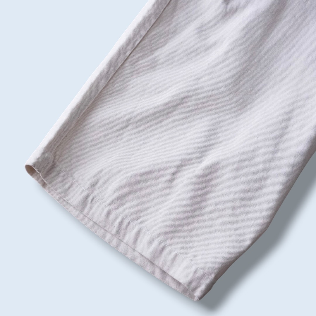 【GUESS】ecru white middle length wide baggy shorts