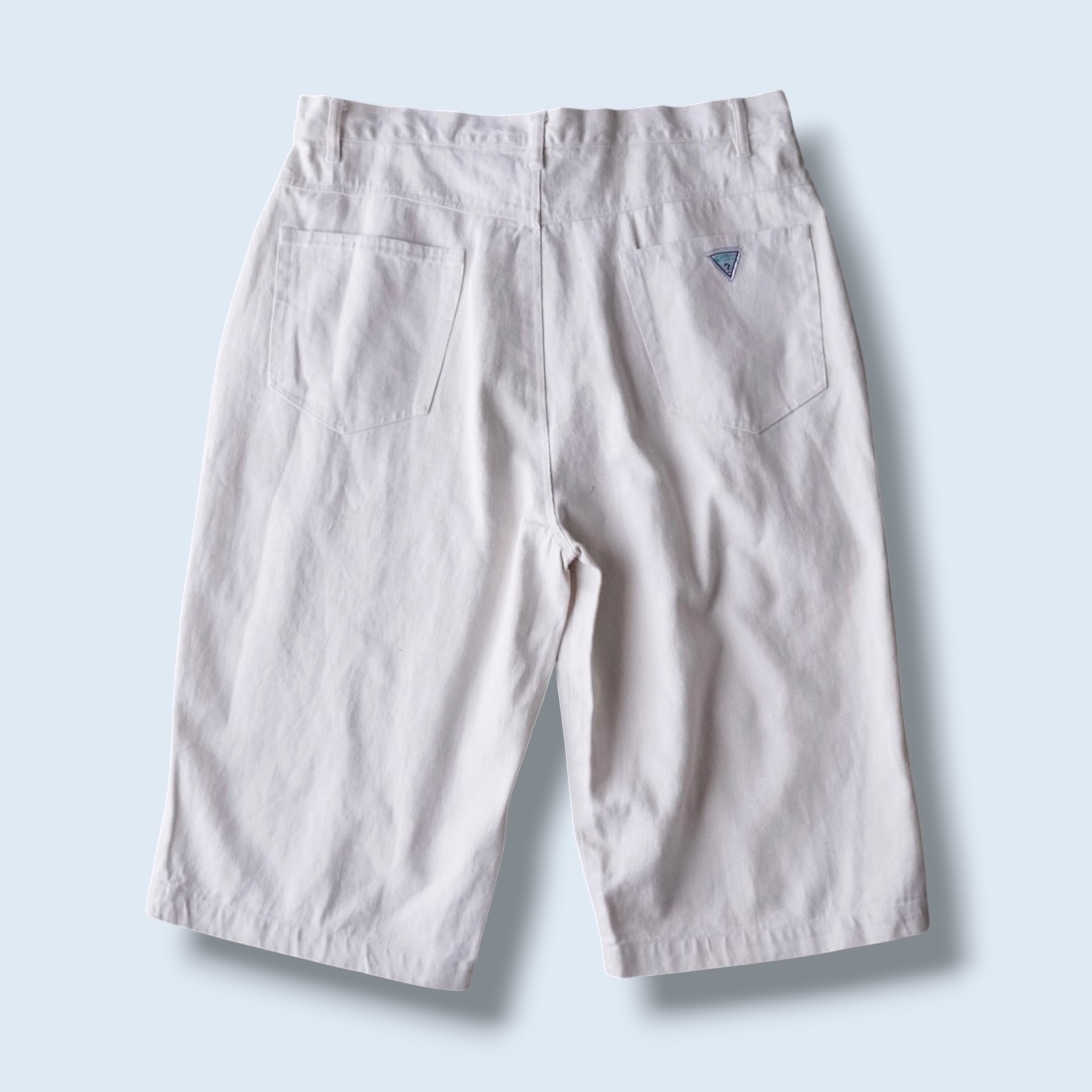 【GUESS】ecru white middle length wide baggy shorts