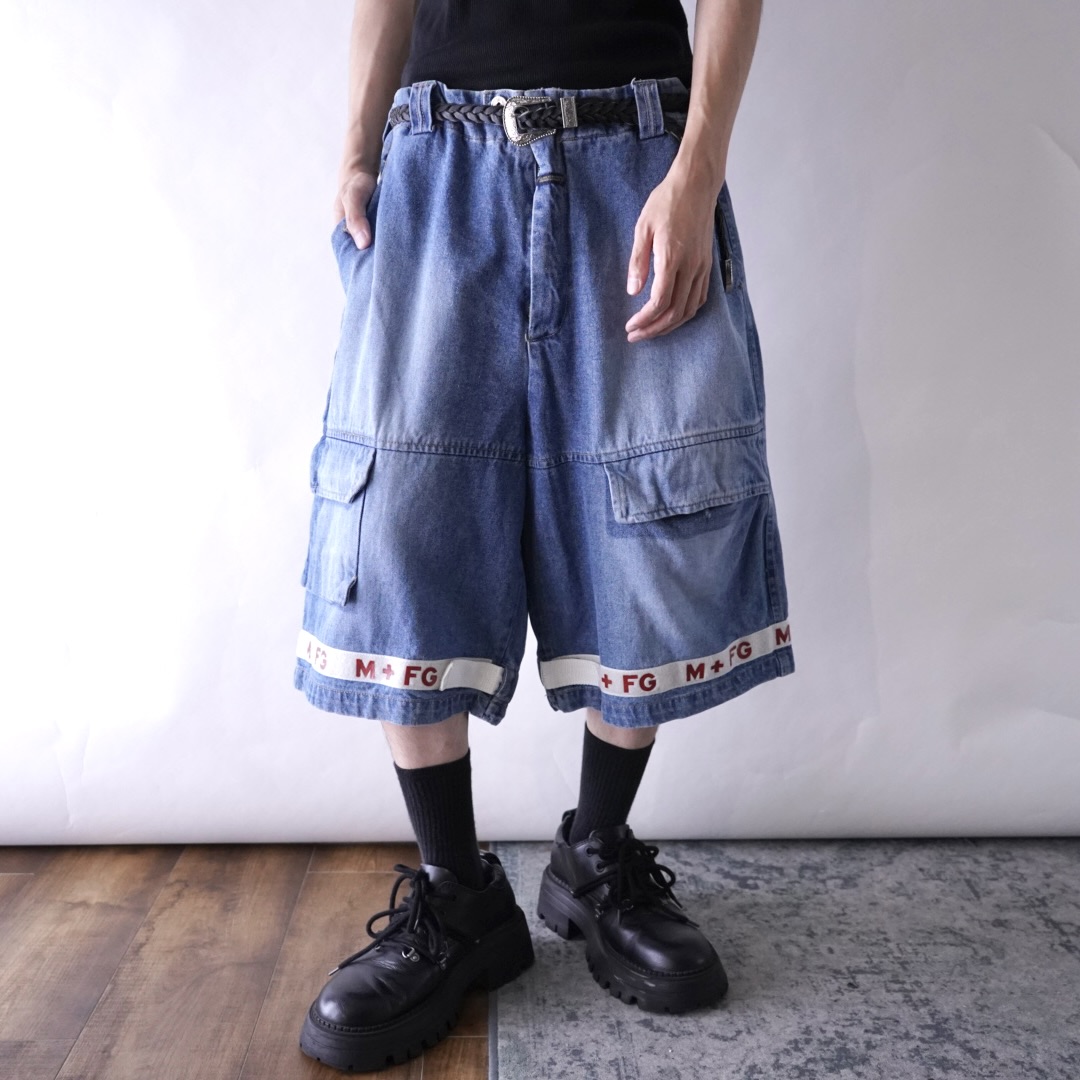 【MARITHE FRANCOIS GIRBAUD】indigo blue × white velcro shuttle baggy shorts