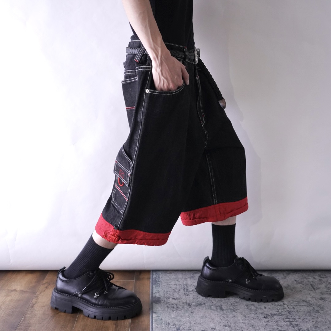 black × nylon red switching denim baggy shorts