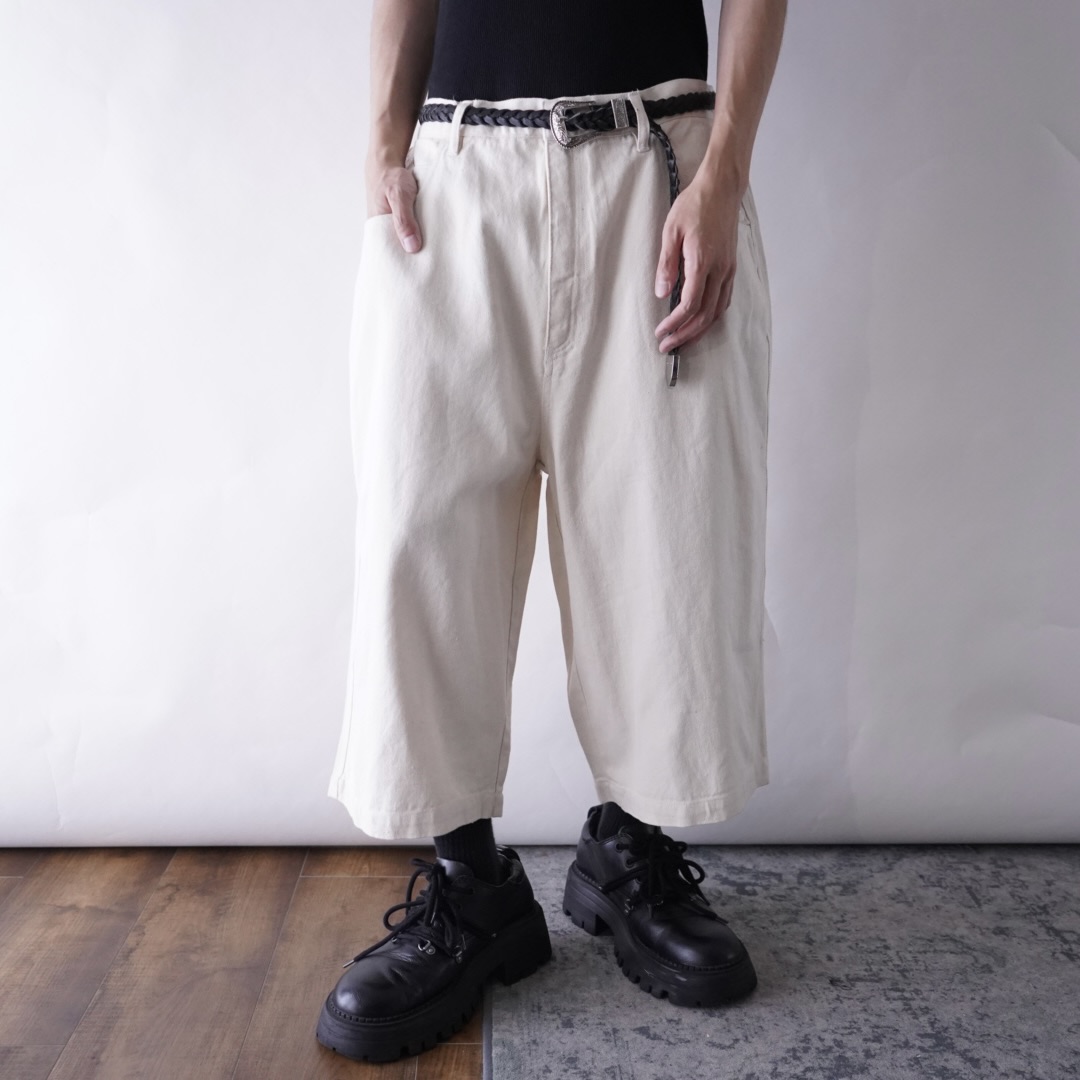 【GUESS】ecru white middle length wide baggy shorts