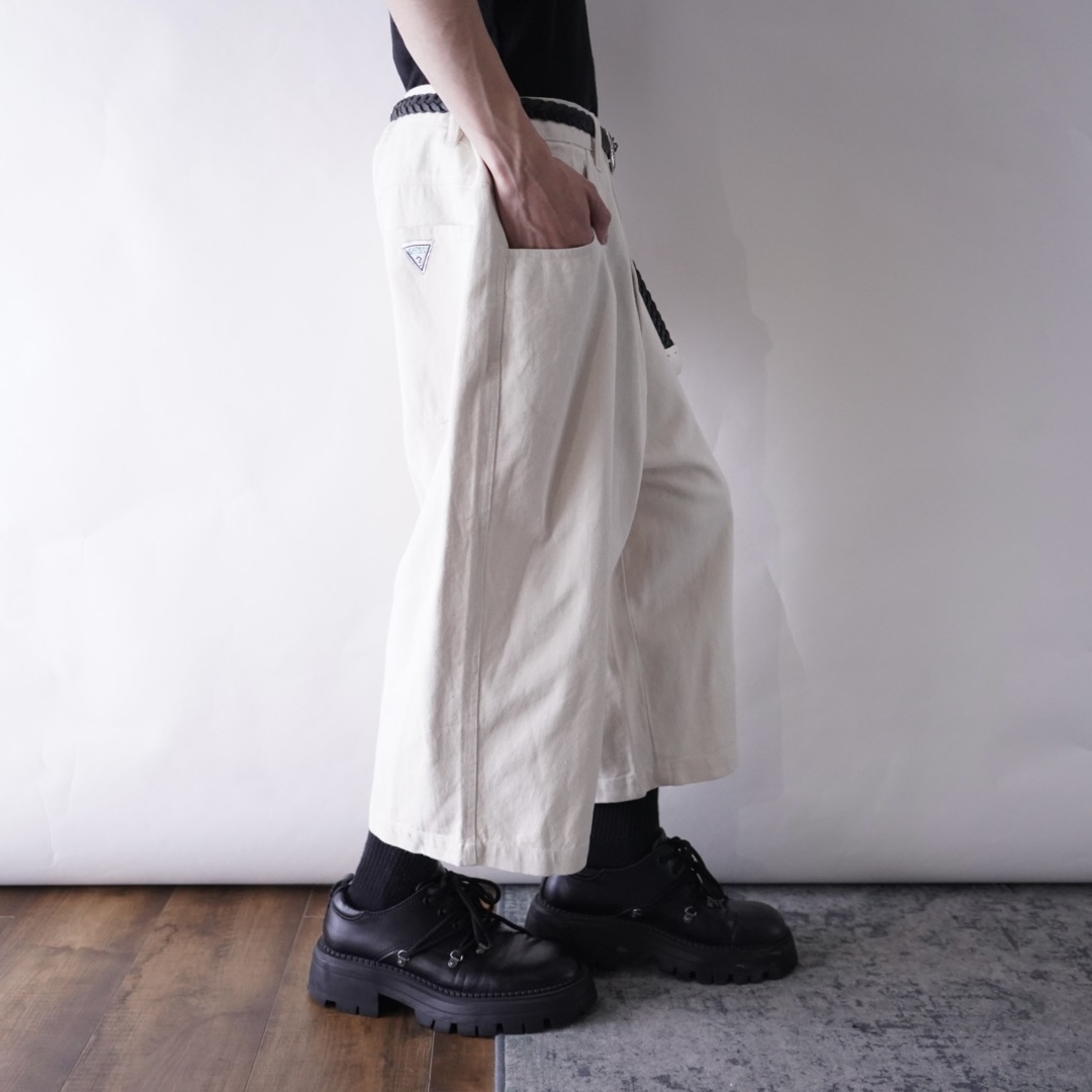 【GUESS】ecru white middle length wide baggy shorts