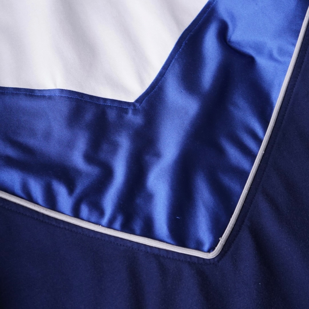 【NIKE】glossy blue × white wappen design game shirt