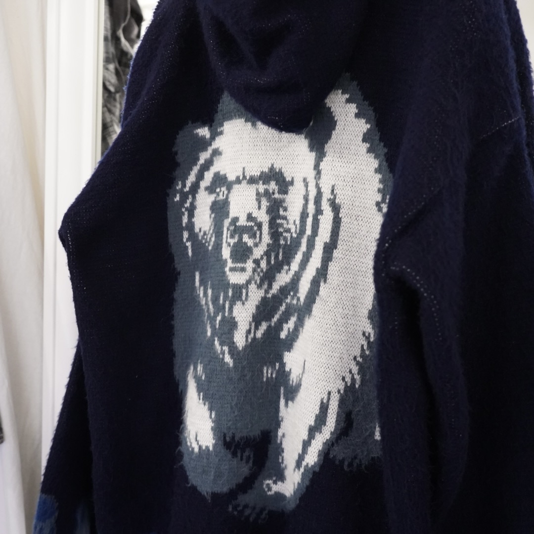 white bear graphic long hair Ecuador knit parka